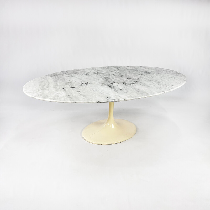 Mesa de jantar oval em mármore vintage, Itália 1960
