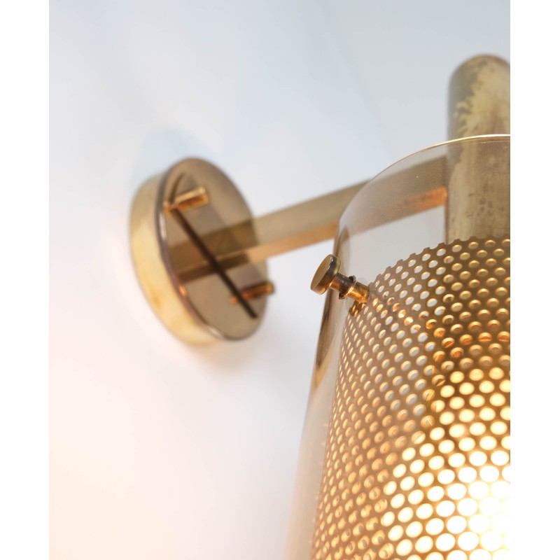Vintage wall lamp model V-147 in brass and glass by Hans-Agne Jakobsson for Ab Markaryd, Sweden 1960