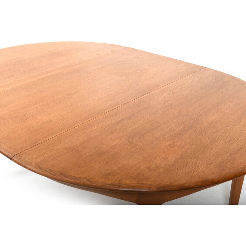 Mesa de jantar vintage em madeira de carvalho por Henning Kjaernulf para Sorø Stolefabrik, 1960s