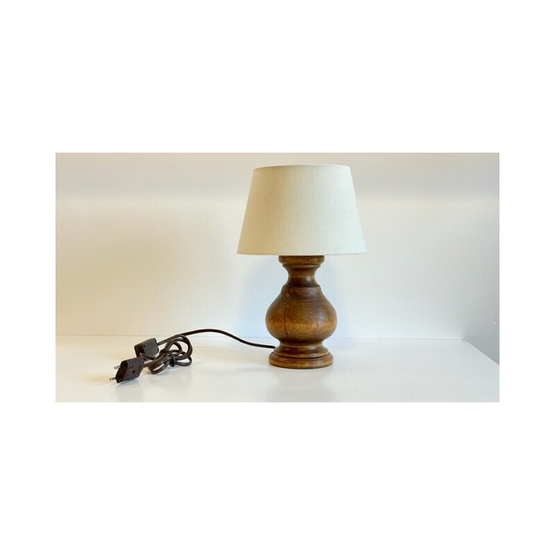 Vintage gedraaide houten lamp