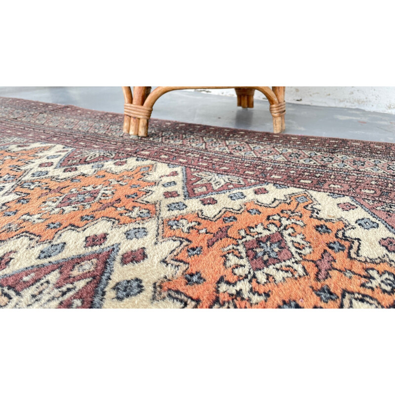 Vintage pakistan oriental rug