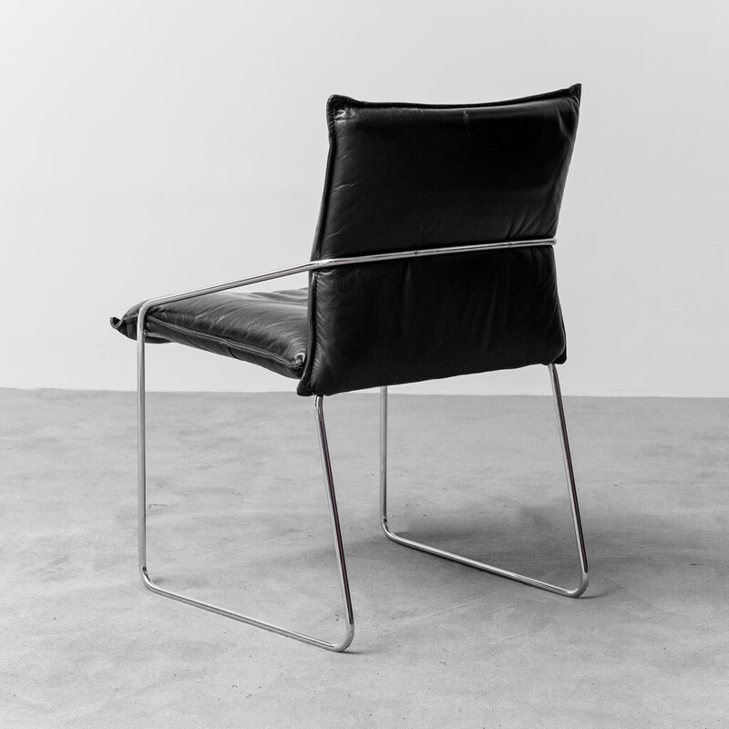 Juego de 6 sillas vintage de cuero negro y metal, 1970.