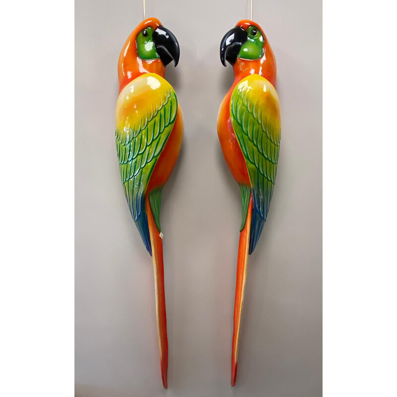 Coppia di pappagalli ara vintage in vetroresina ed epossidica, Italia anni '70