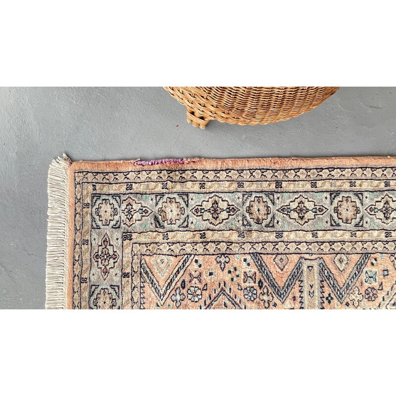 Vintage Pakistani Oriental rug grey-pink