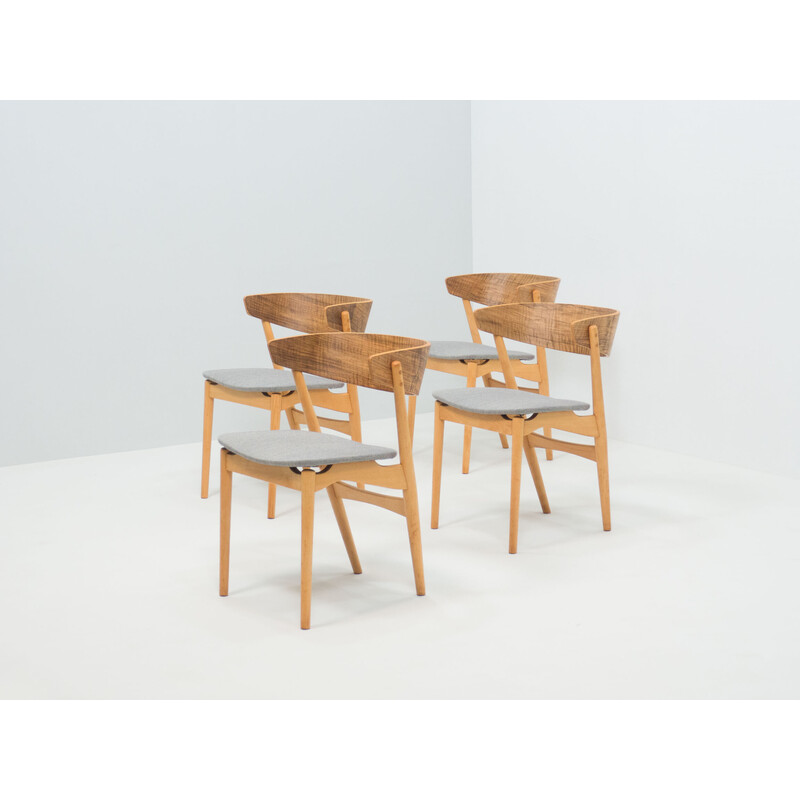 Set of 4 vintage 'No. 7' walnut chairs by Helge Sibast for Sibast Møbler, Denmark