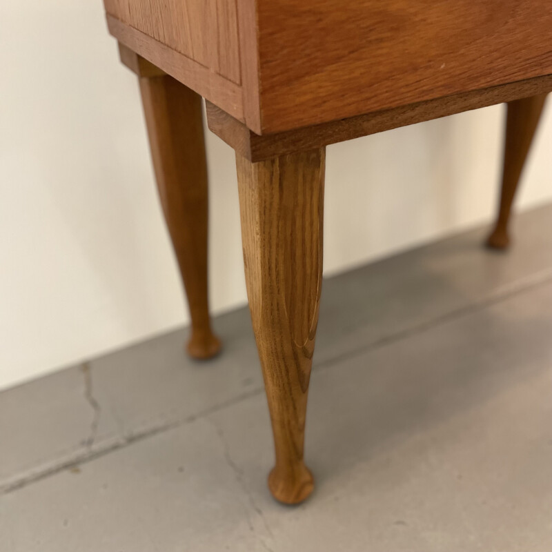 Paire de tables de nuit vintage en bois avec poignée en laiton, 1960