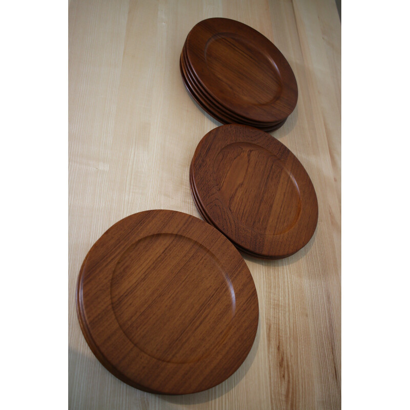 Set of 12 vintage solid teak plates by Wiggers, Denmark 1960s