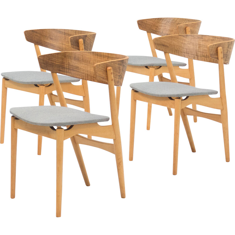 Set van 4 vintage 'No. 7' notenhouten stoelen van Helge Sibast voor Sibast Møbler, Denemarken.