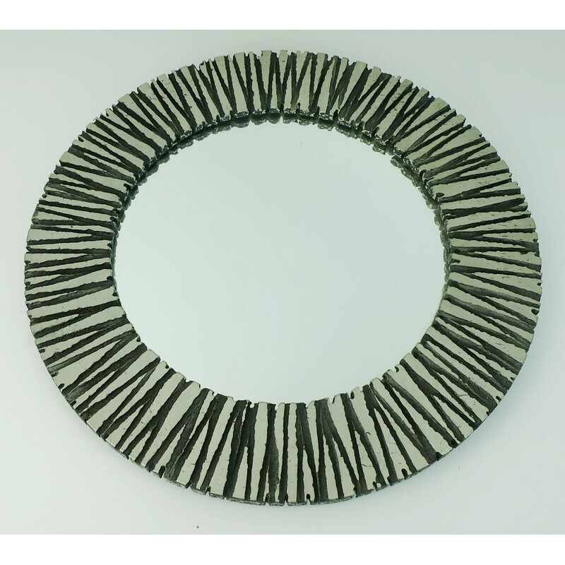 Specchio da parete vintage con cornice brutalista in alluminio di Casper Studioguss, 1970