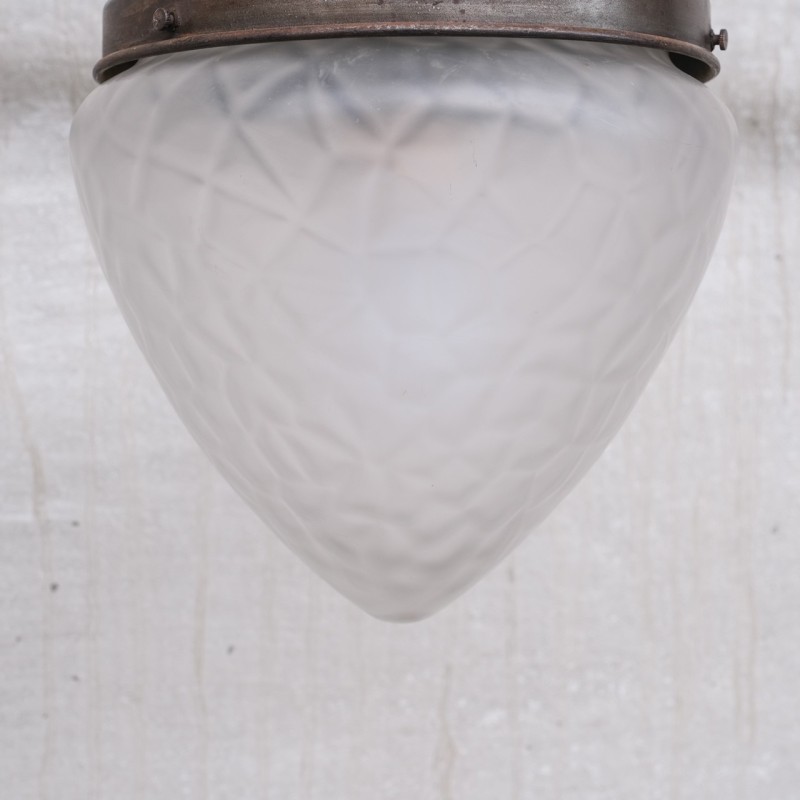 Lampada a sospensione d'epoca in metallo e vetro opaco, Francia 1930