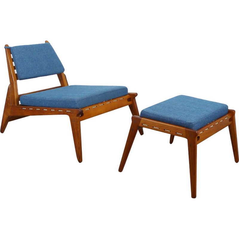 Blue low chair in wool and oak with its ottoman - 1950s