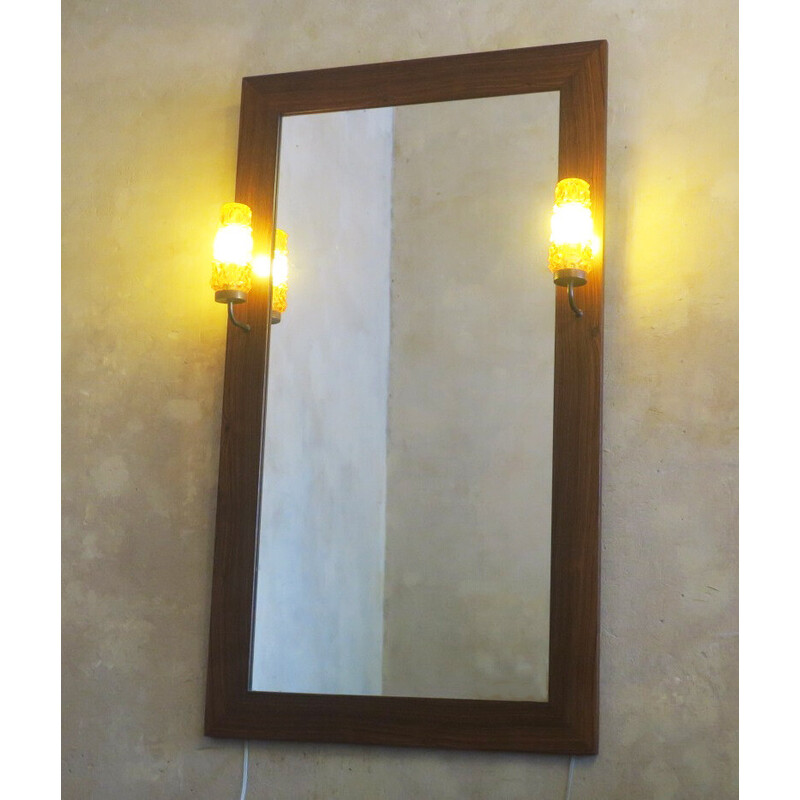 Espejo de pared danés vintage de palisandro con dos luces ámbar, años 60