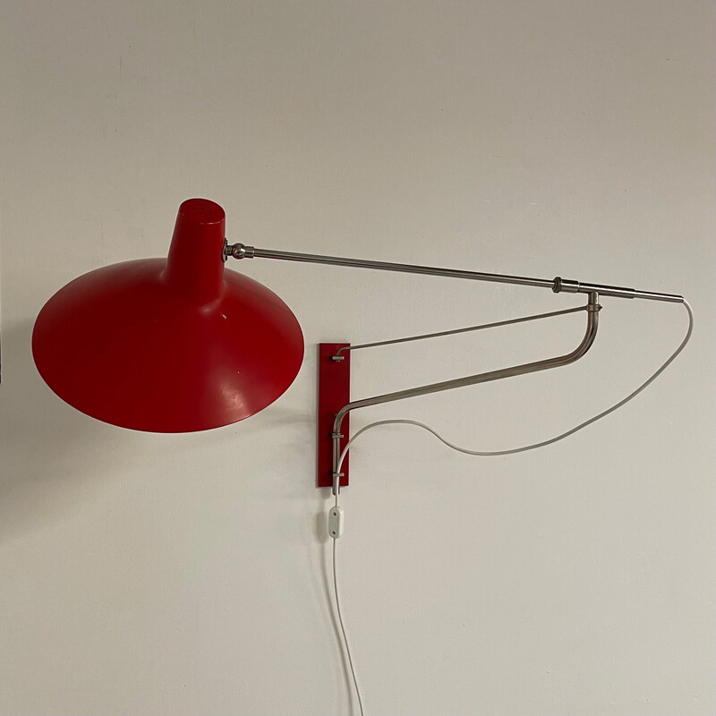 Lampada da parete rossa vintage con braccio girevole di Artimeta, anni '50