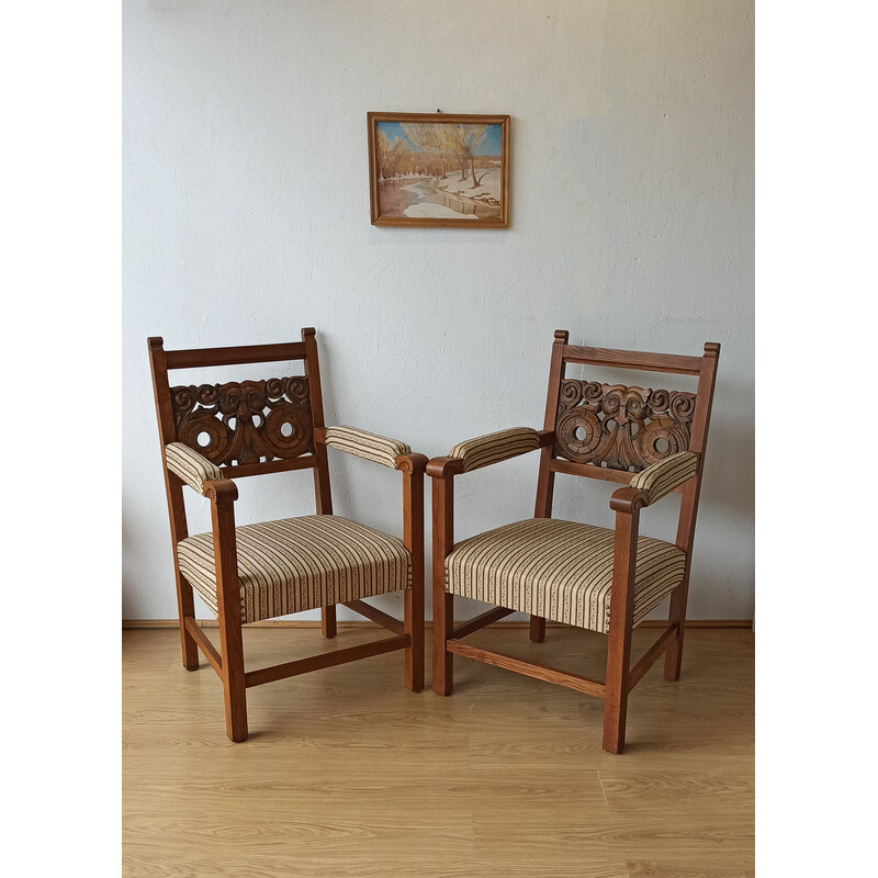 Pair of vintage thrones armchairs
