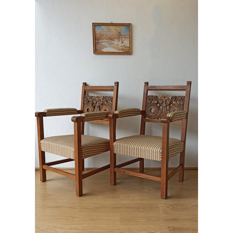 Pair of vintage thrones armchairs