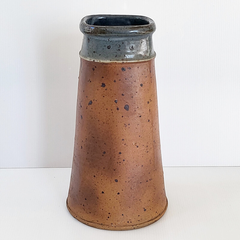 Oude steengoed vaas van Pierre Digan, 1960