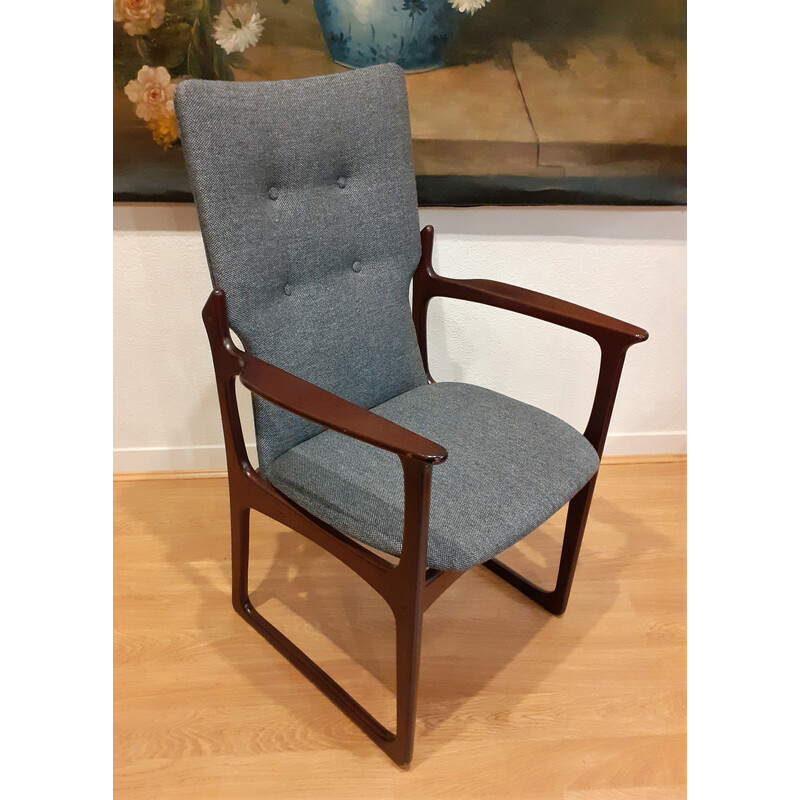 Paire de fauteuils vintage en bois massif teinté et tissu