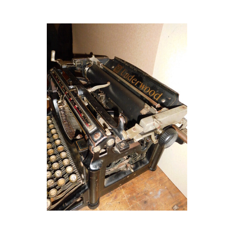 Macchina da scrivere vintage Underwood n° 5