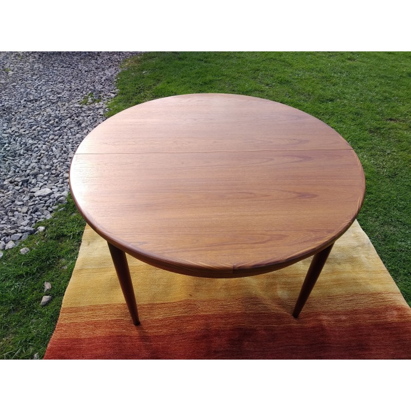 Vintage extendable teak table by Victor Wilkins for G Plan, 1960s