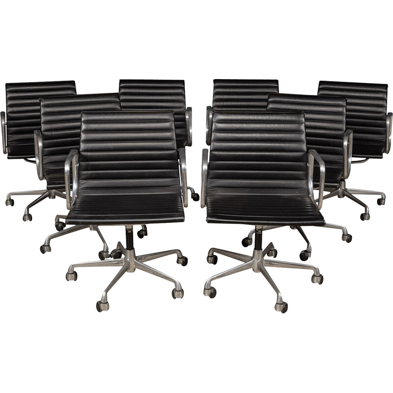 Set di 8 poltrone da ufficio vintage di Charles Eames per Herman Miller