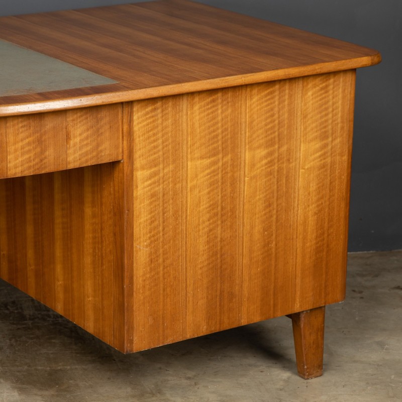 Mid-century British walnut and mahogany desk by Gordon Russell, 1950