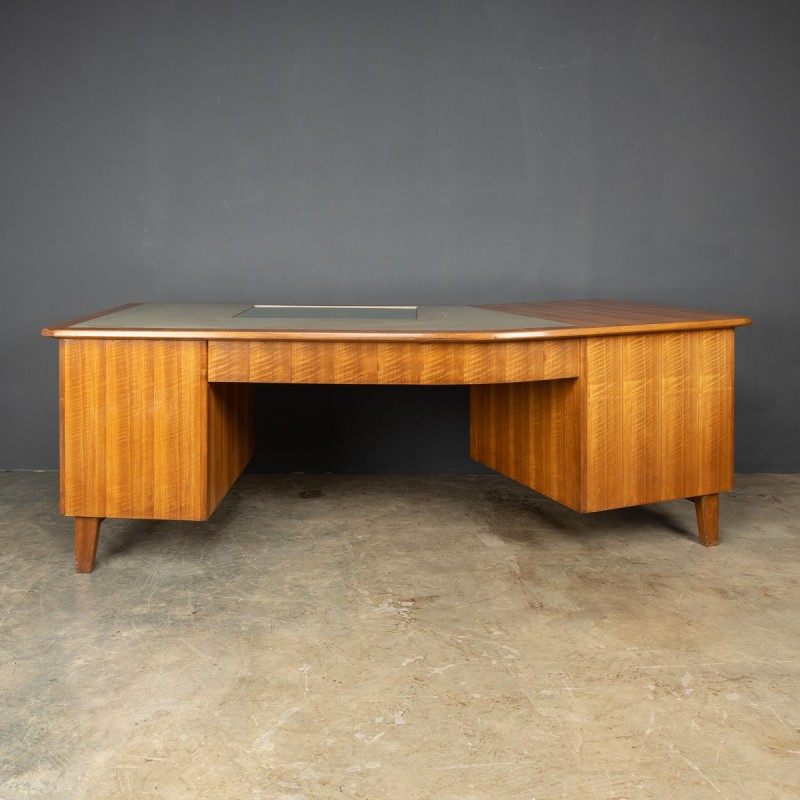 Mid-century British walnut and mahogany desk by Gordon Russell, 1950