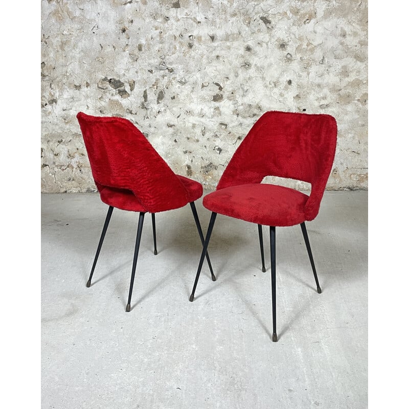 2 Anciennes Chaises 'Moumoute' Rouge - Vintage French Finds