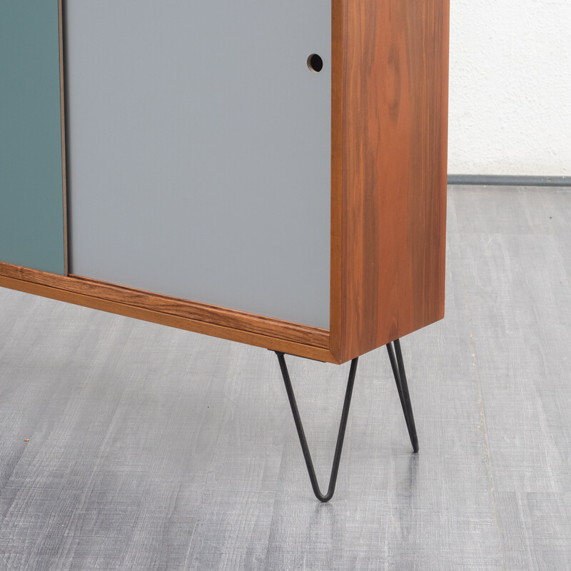 Credenza vintage in noce con ante scorrevoli, anni '60