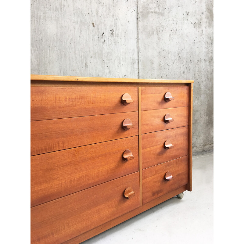 Mid century Stag Cantata 8 drawer chest of drawers on castors by John & Silvia Reid - 1960s