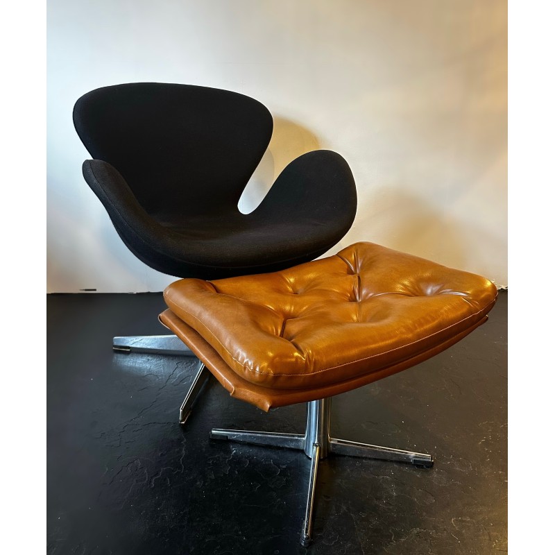 Dutch vintage footrest in caramel-toned leather and chrome by Karamel, 1960