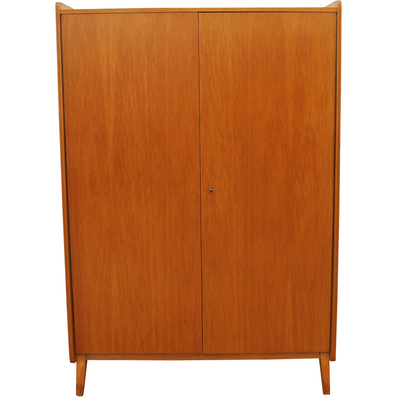 Armoire vintage en hêtre tchèque par František Jirák pour Tatra, 1960