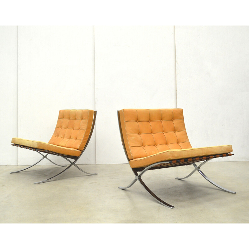 Pair of Barcelona Chair by Knoll International, Natural Cognac - 1970s