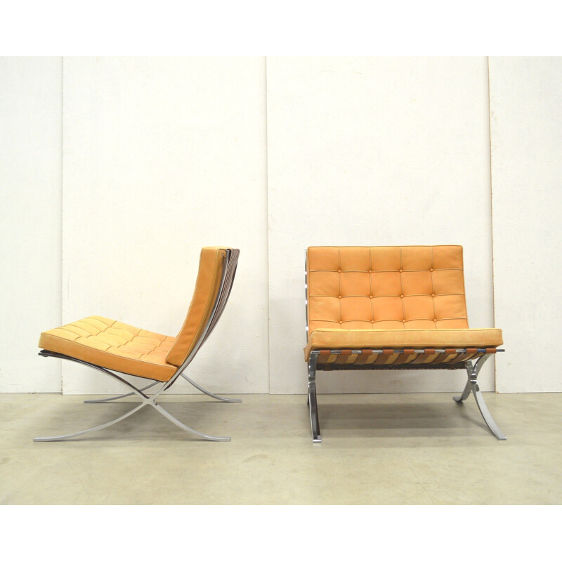 Pair of Barcelona Chair by Knoll International, Natural Cognac - 1970s