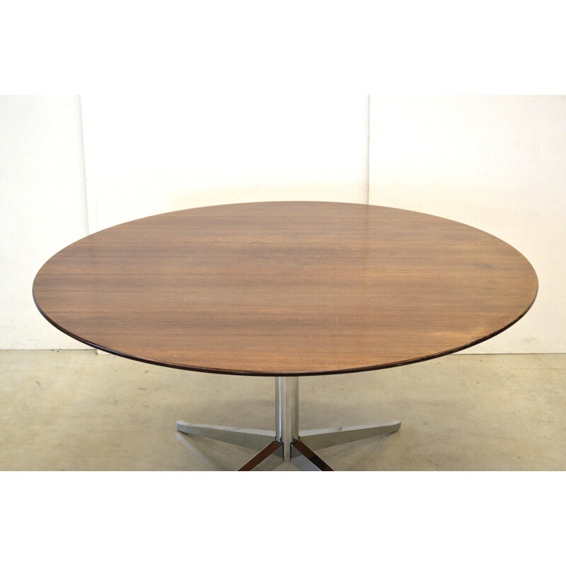 Florence Knoll Dining Office Table in Walnut by Knoll - 1970s