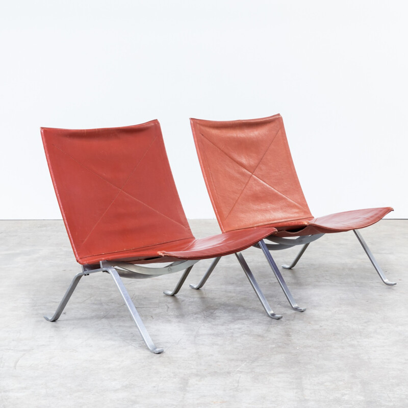 Pair of PK22 burgundy easychairs by Poul Kjaerholm for Fritz Hansen - 1980s