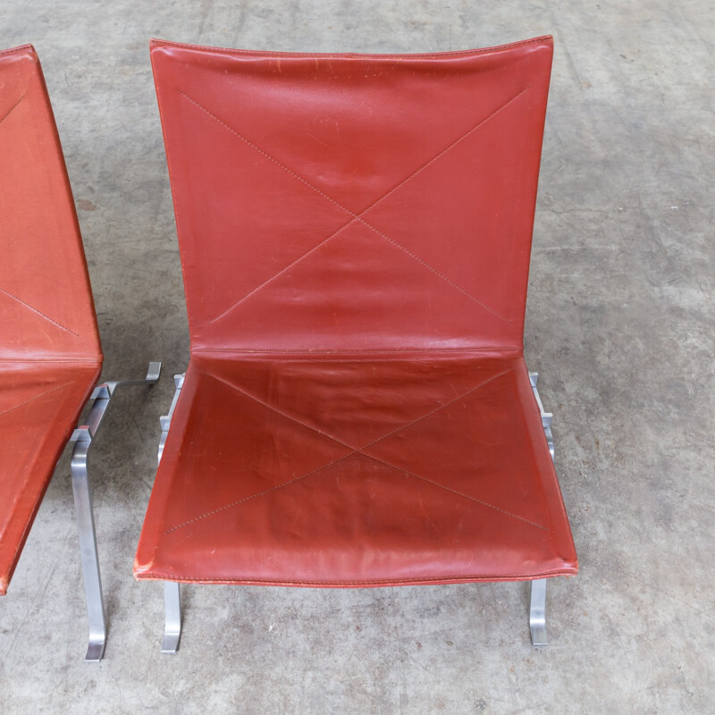 Pair of PK22 burgundy easychairs by Poul Kjaerholm for Fritz Hansen - 1980s