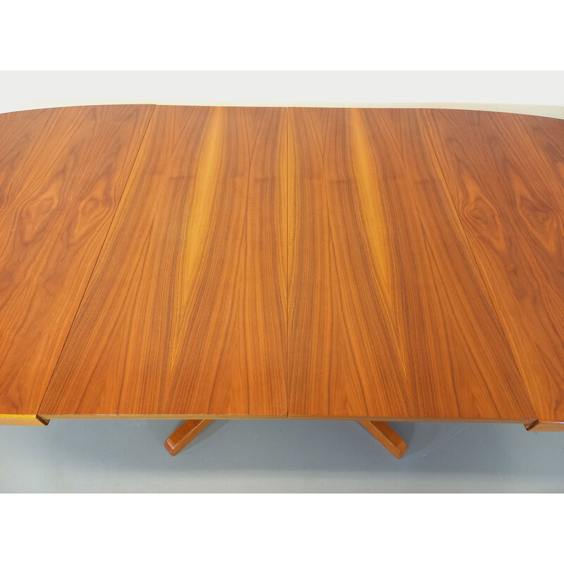 Table ovale Baumann vintage en bois de noyer avec rallonges, 1960-1970