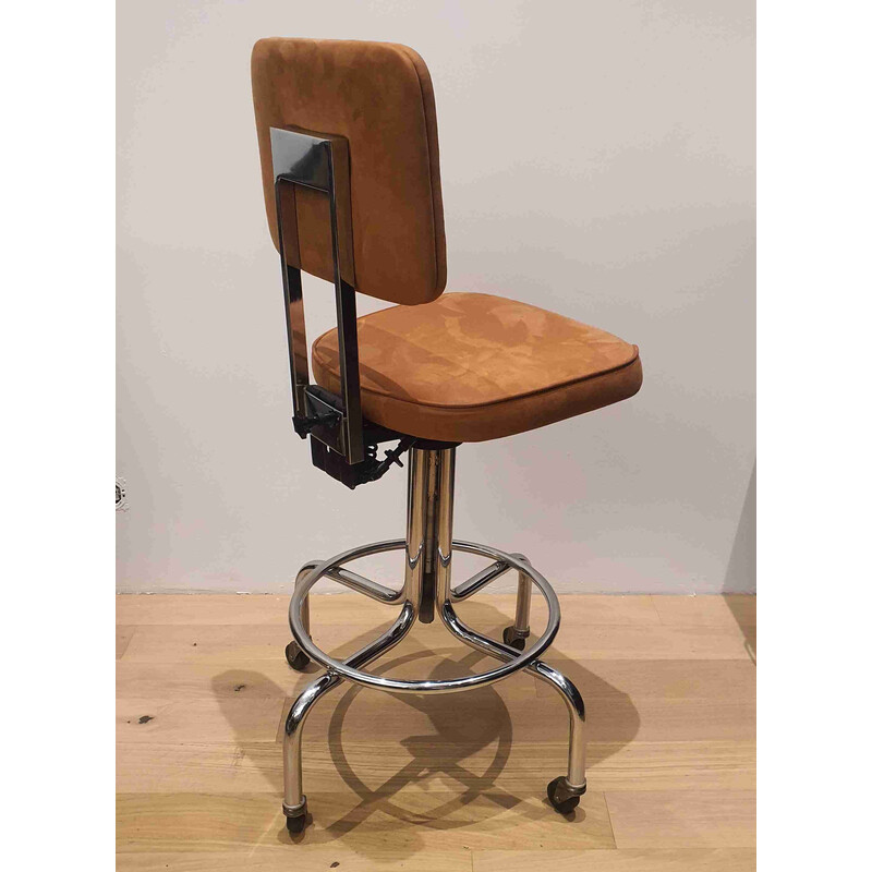 Cadeira de braços giratória de desenho vintage