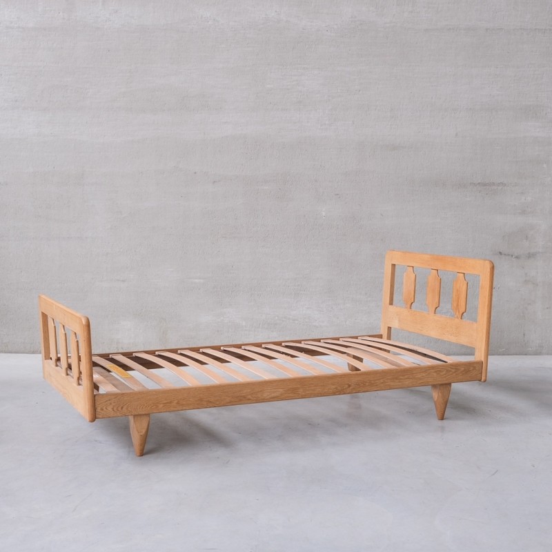 Mid-century oakwood French daybed by Guillerme et Chambron, 1960s