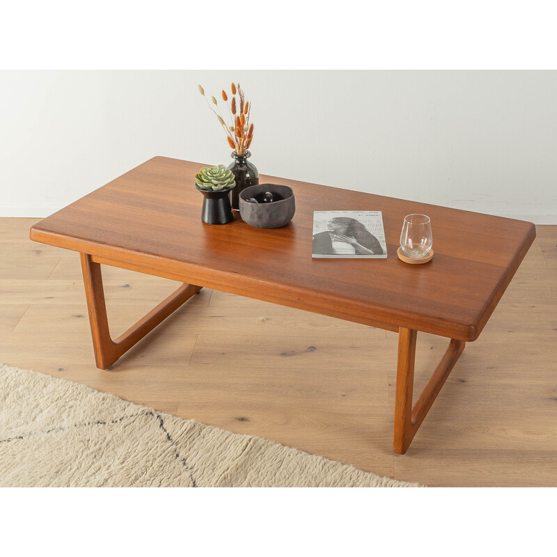 Mesa de centro vintage de teca maciza de Niels Bach, Dinamarca 1960