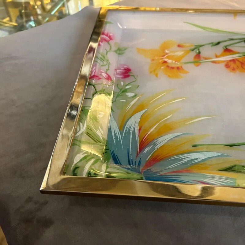 Tabuleiro vintage em latão e Lucite com flores e vida selvagem, Itália 1980