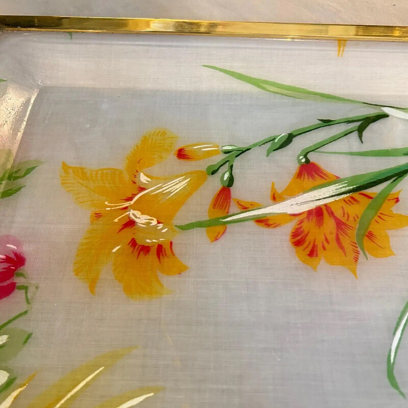 Vintage Tablett aus Messing und Lucite mit Blumen und Tieren, Italien 1980