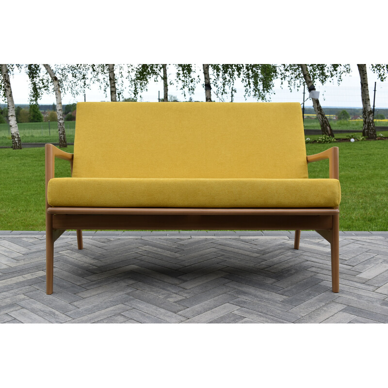 Divano scandinavo vintage a 2 posti di colore giallo, anni '60