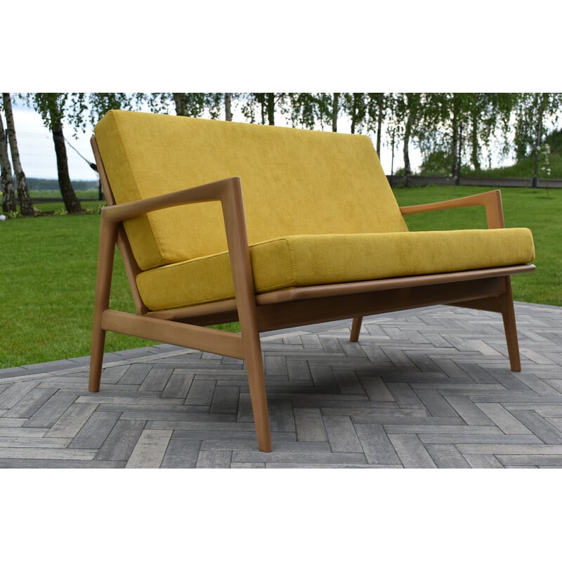 Divano scandinavo vintage a 2 posti di colore giallo, anni '60