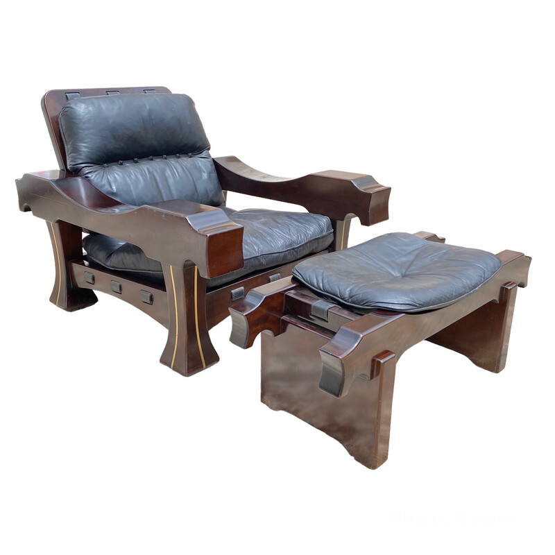 Cadeira de braços e apoio para os pés Ussaro em madeira vintage de Luciano Frigerio, Itália 1970