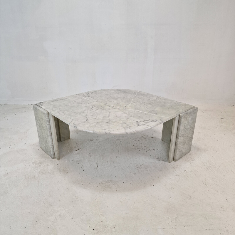 Vintage marble coffee table in the shape of a water drop, Italy 1980