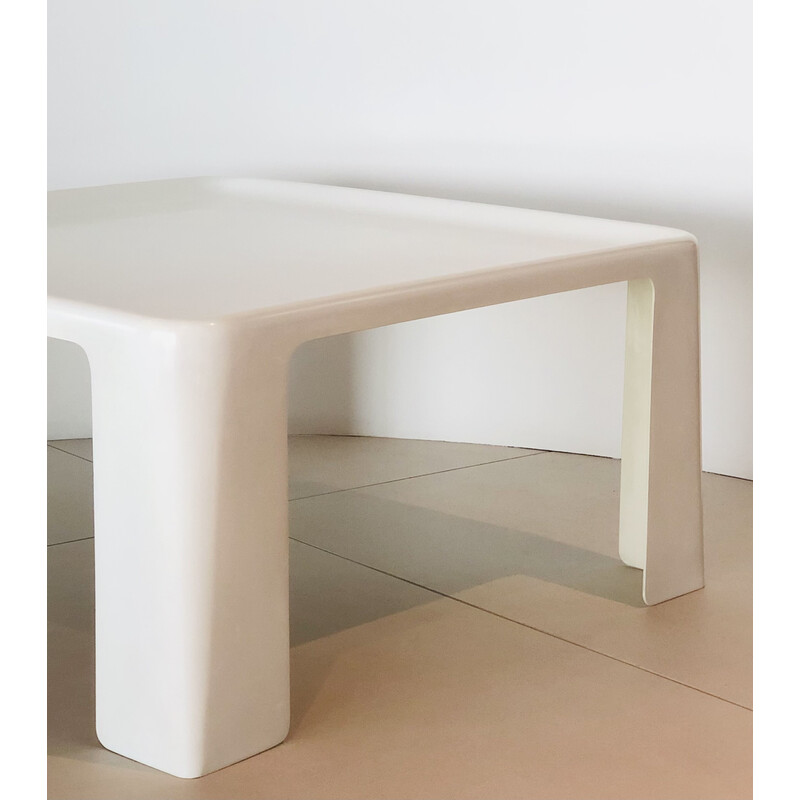 Amanta vintage coffee table in fiberglass by Mario Bellini for C & B, Italy 1960