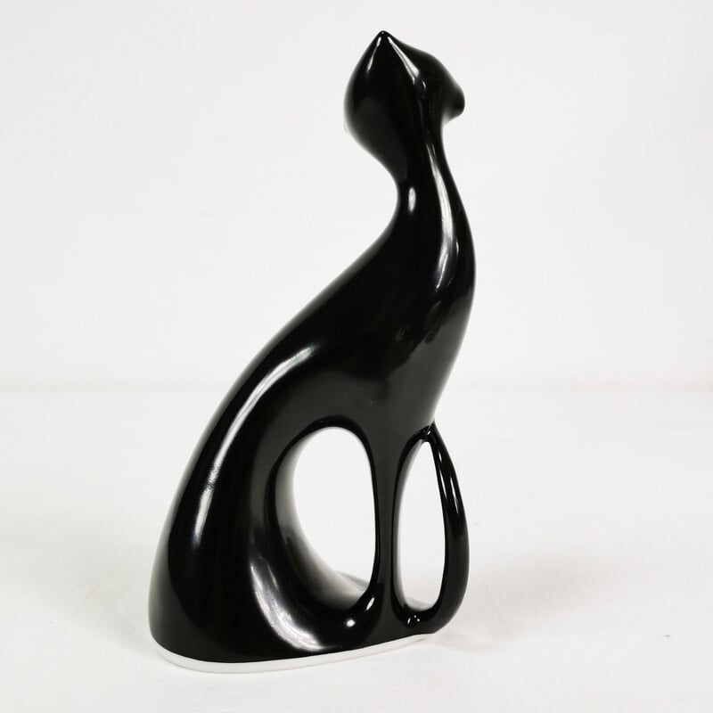 Figurine vintage de chat en porcelaine par J. Jezek pour Royal Dux, Tchécoslovaquie 1960