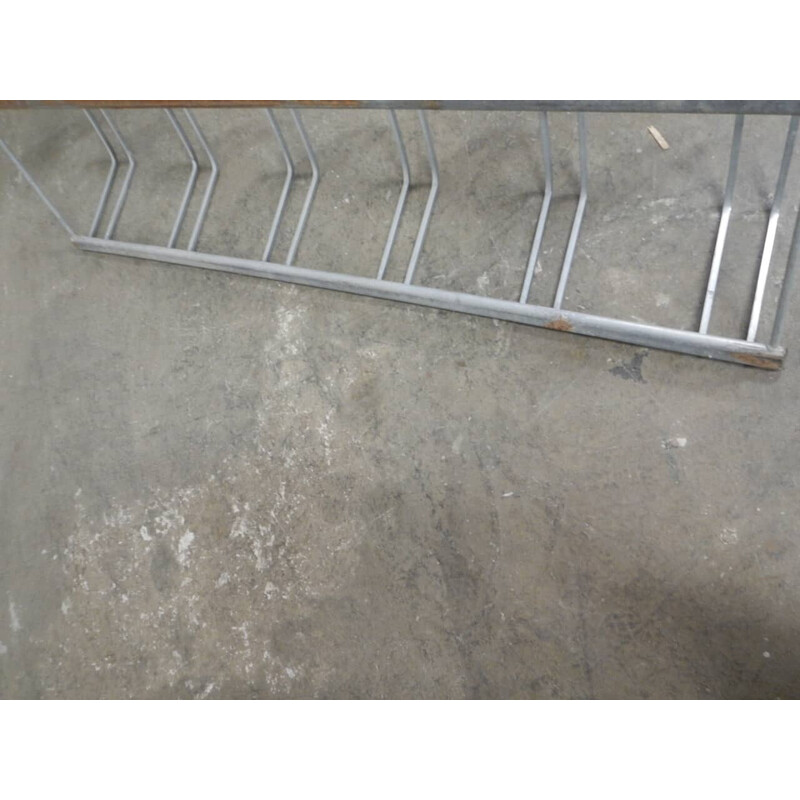 Vintage bike rack 6 places in grey iron