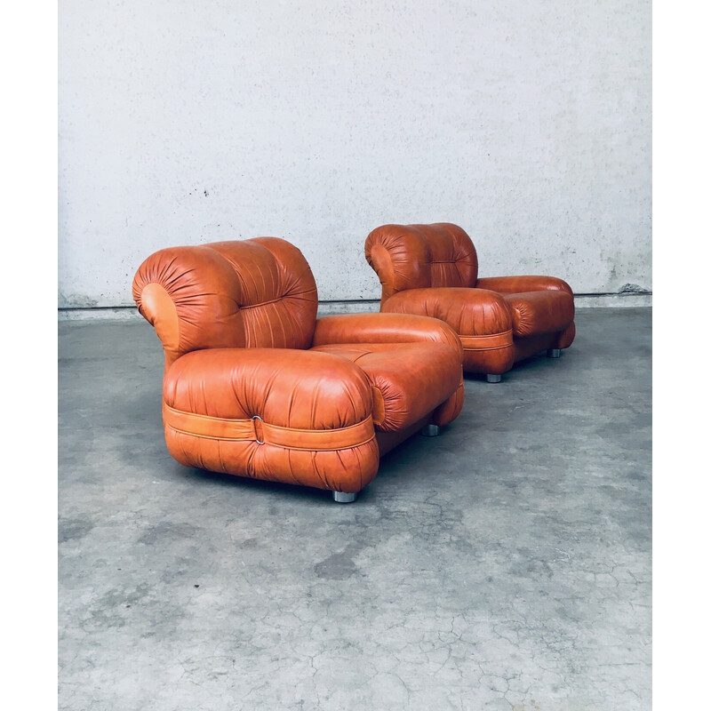 Pareja de sillones italianos de cuero de mediados de siglo, años 70